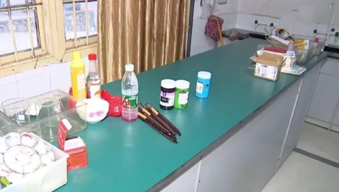 省委书记乡村小学暗访，电脑故障背后的教育梦想探讨