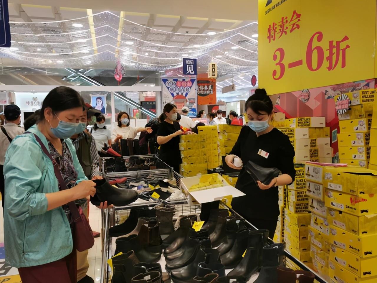 金饰价格持续大涨背后的闭店潮深度解析，市场现象背后的原因探究