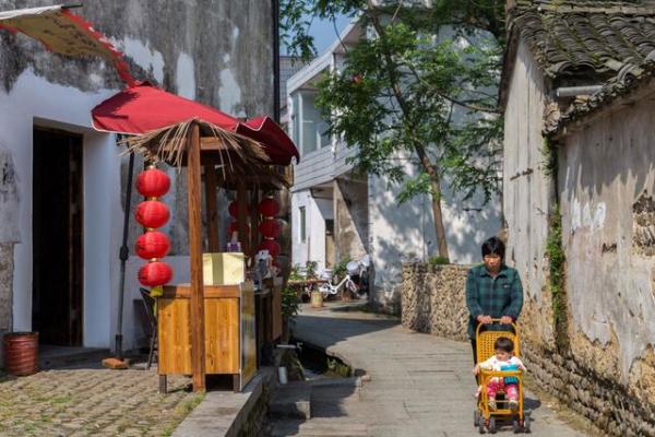 富阳区最新干部任免，小巷深处的特色小店探寻记